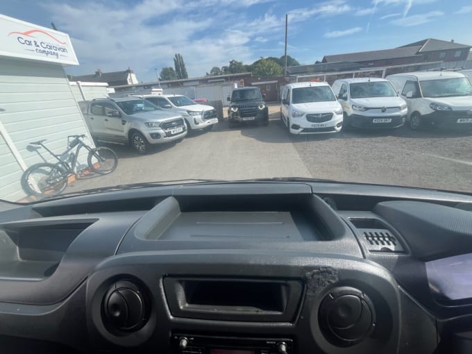 2025 Renault Master