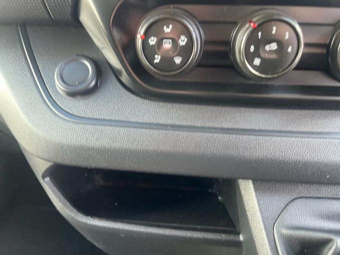 2025 Renault Trafic