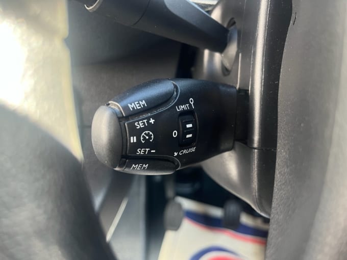 2025 Vauxhall Vivaro