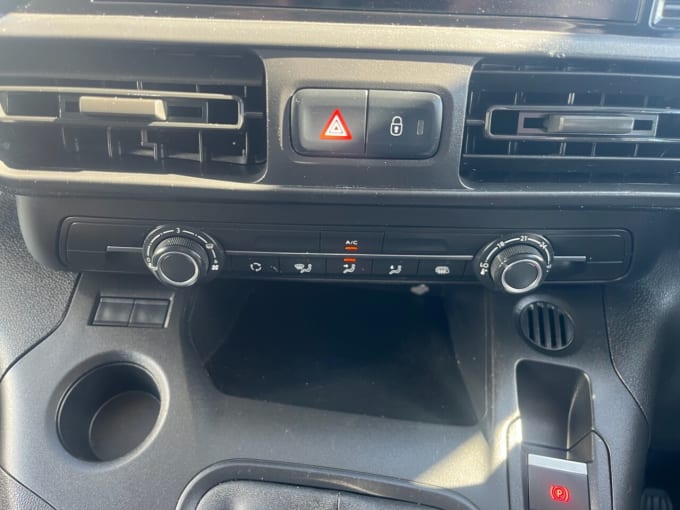 2025 Vauxhall Combo
