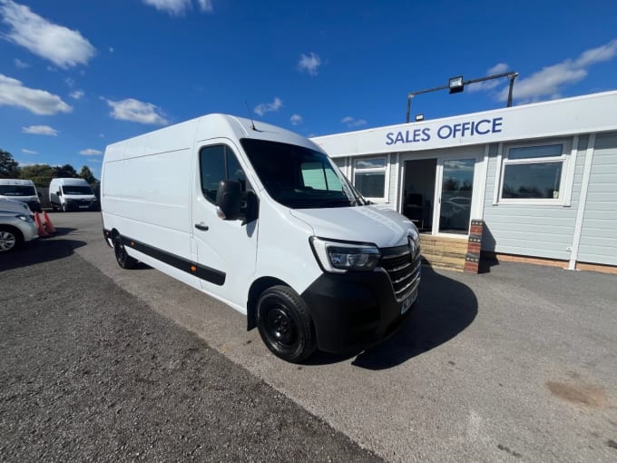 2025 Renault Master