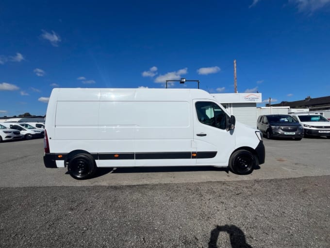 2025 Renault Master