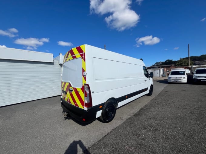 2025 Renault Master