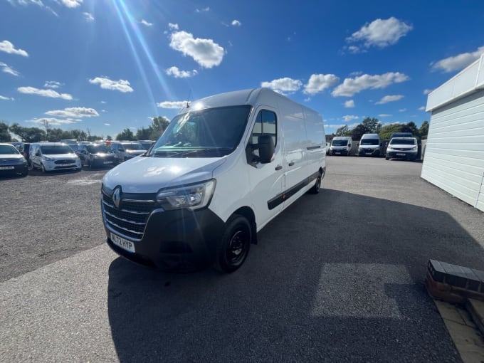 2025 Renault Master