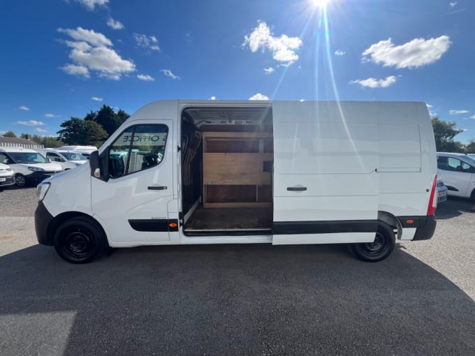 2025 Renault Master