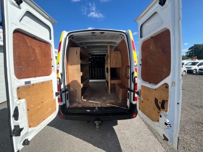 2025 Renault Master