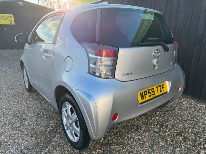 2010 Toyota Iq