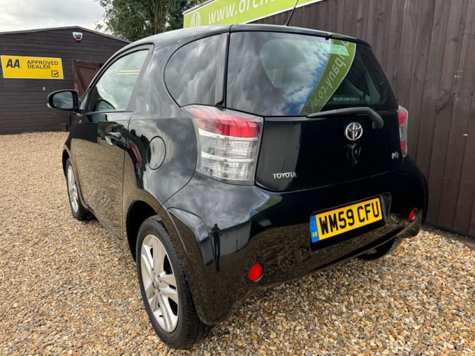 2010 Toyota Iq