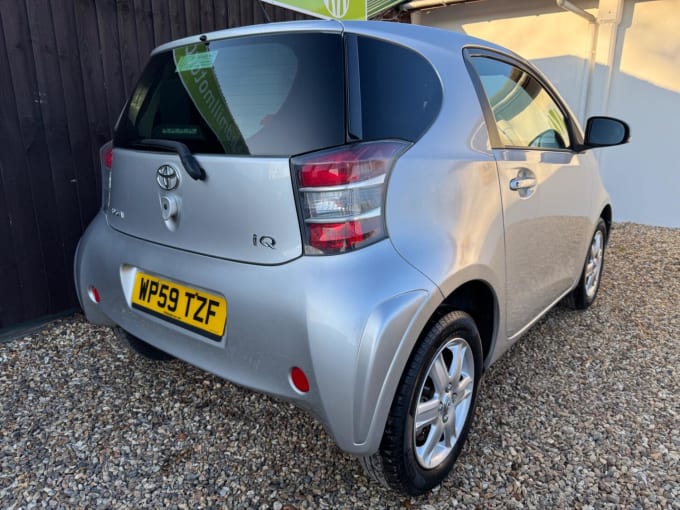 2010 Toyota Iq