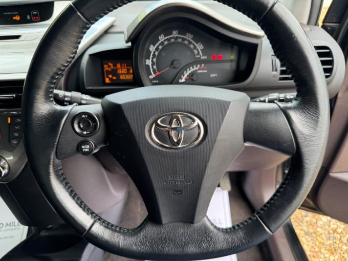 2010 Toyota Iq