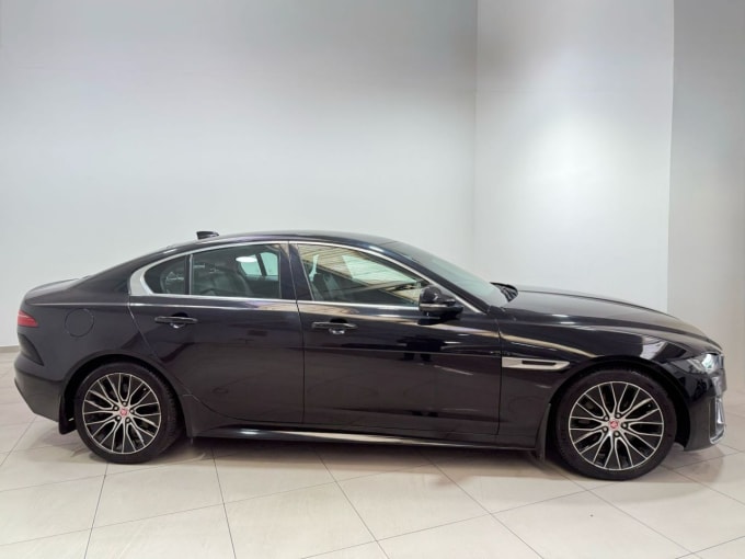 2025 Jaguar Xe