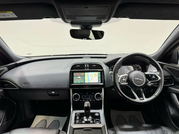 2025 Jaguar Xe