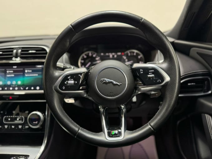 2025 Jaguar Xe