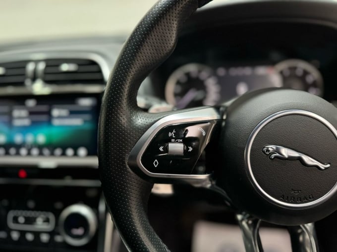 2025 Jaguar Xe