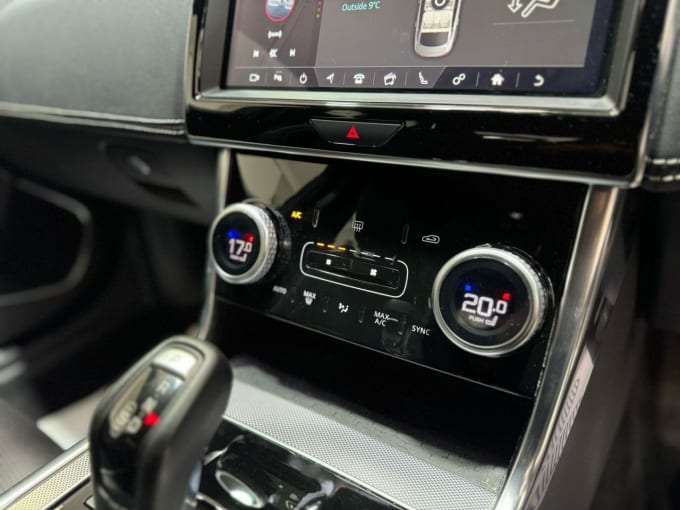 2025 Jaguar Xe