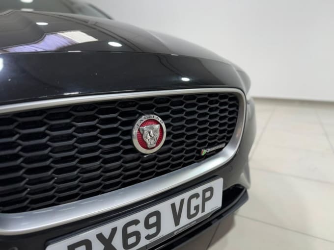 2025 Jaguar Xe