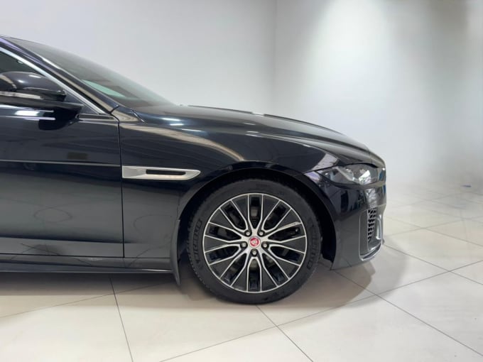 2025 Jaguar Xe