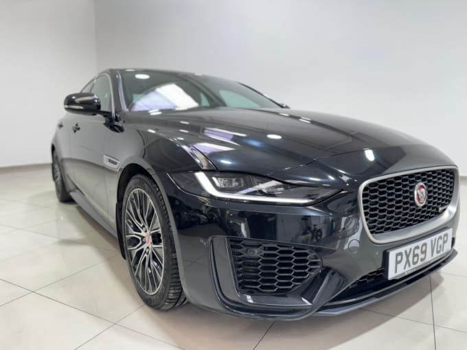 2025 Jaguar Xe