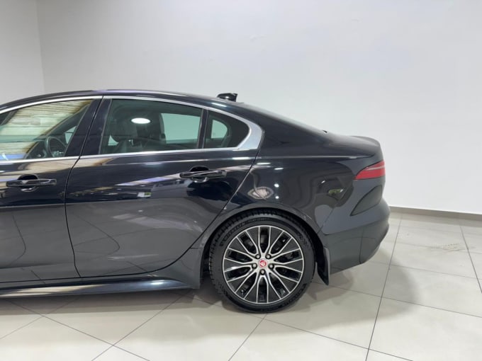 2025 Jaguar Xe