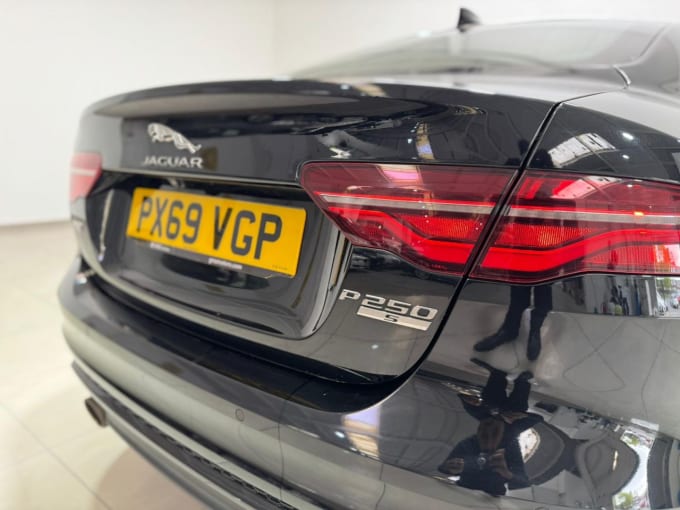 2025 Jaguar Xe