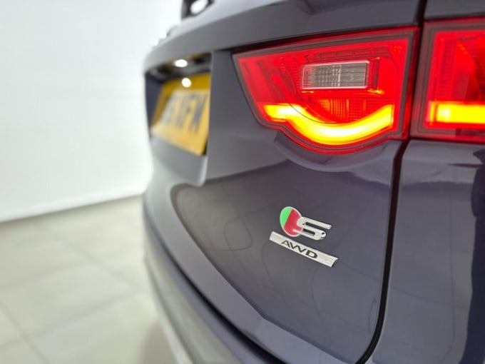 2025 Jaguar F-pace