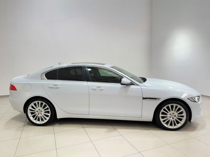 2025 Jaguar Xe