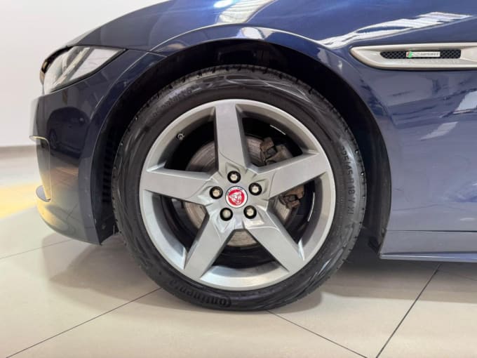 2025 Jaguar Xe