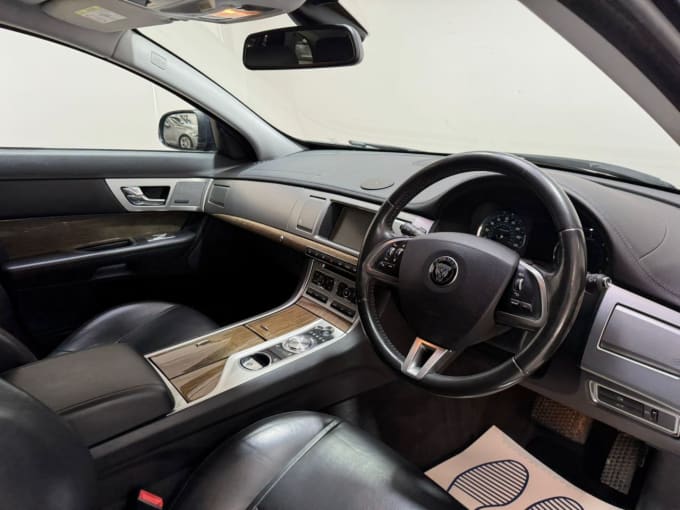 2025 Jaguar Xf