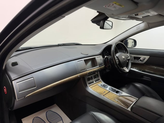 2025 Jaguar Xf