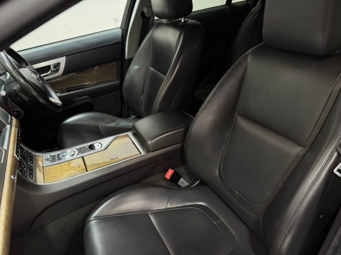 2025 Jaguar Xf
