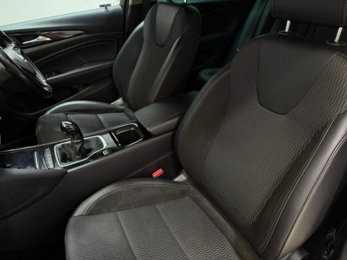2025 Vauxhall Insignia