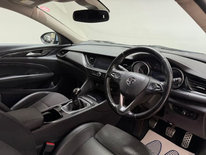 2025 Vauxhall Insignia