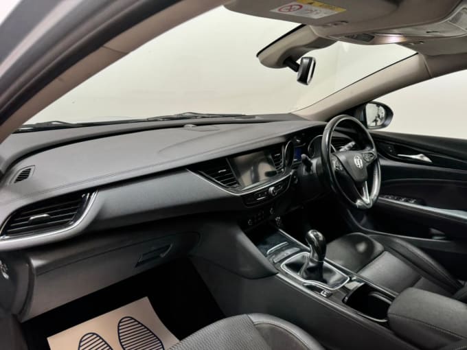 2025 Vauxhall Insignia