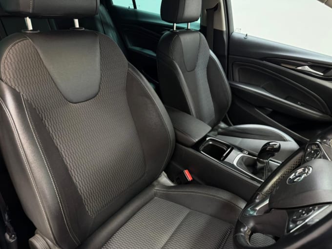 2025 Vauxhall Insignia