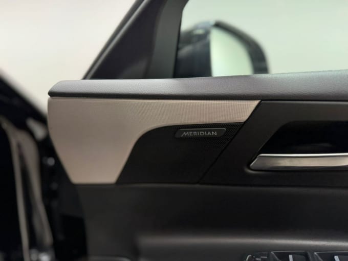 2025 Jaguar Xe