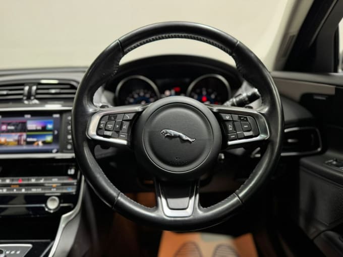 2025 Jaguar Xe