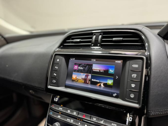 2025 Jaguar Xe