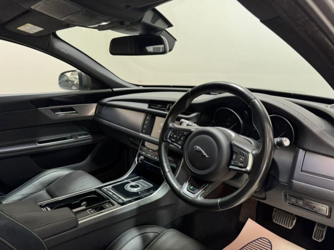 2025 Jaguar Xf