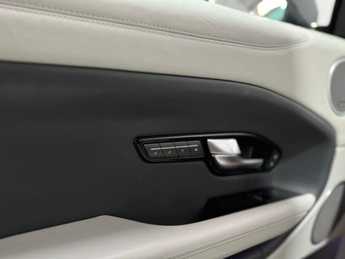 2025 Land Rover Range Rover Evoque