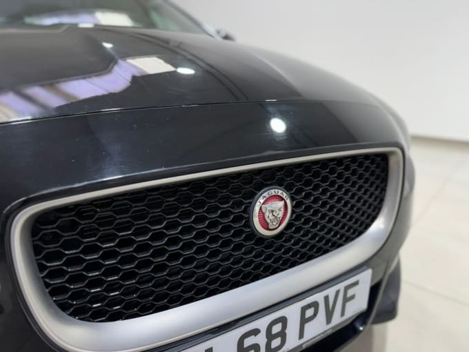2025 Jaguar Xe