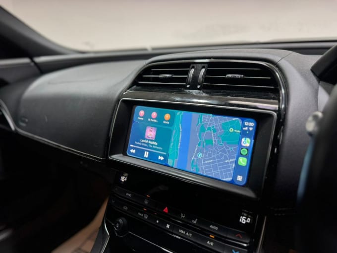 2025 Jaguar Xe