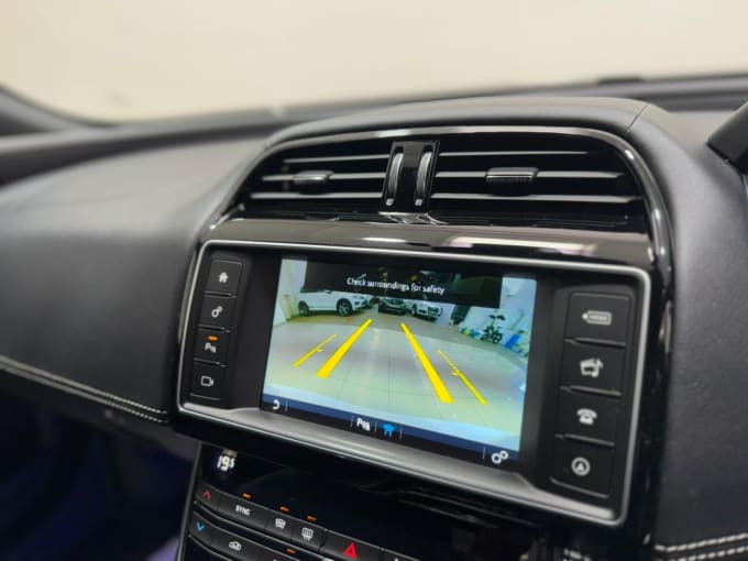 2025 Jaguar Xe
