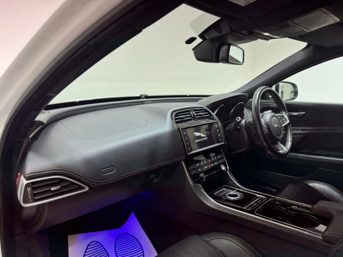 2025 Jaguar Xe