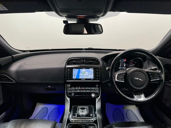 2025 Jaguar Xe
