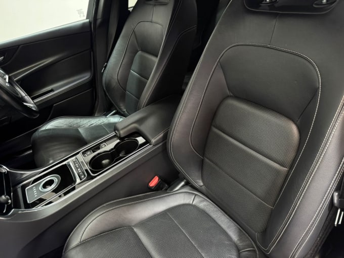2025 Jaguar Xe