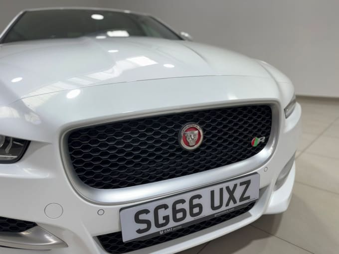 2025 Jaguar Xe