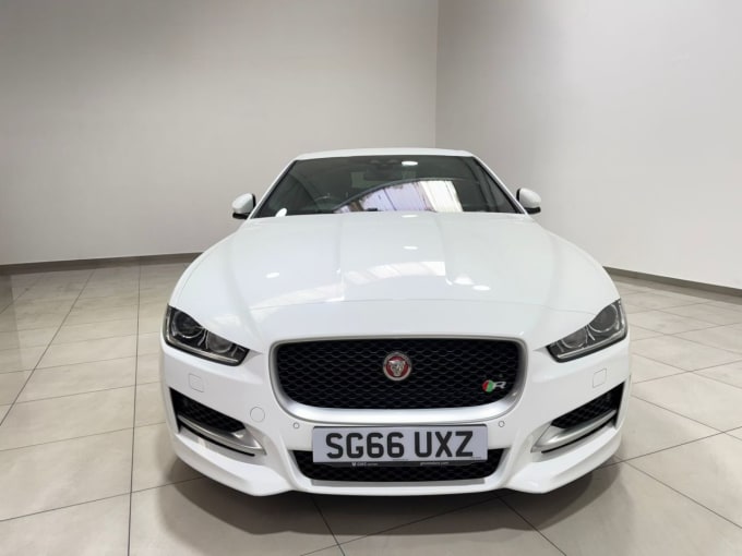 2025 Jaguar Xe