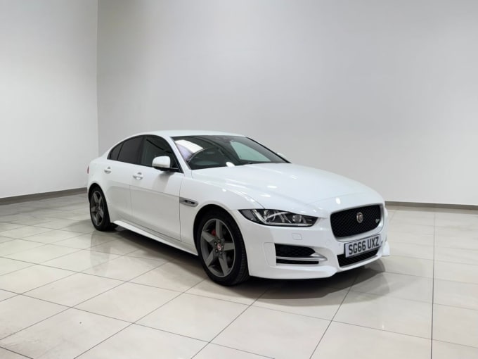 2025 Jaguar Xe