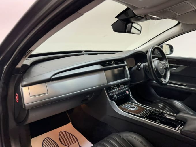 2025 Jaguar Xf