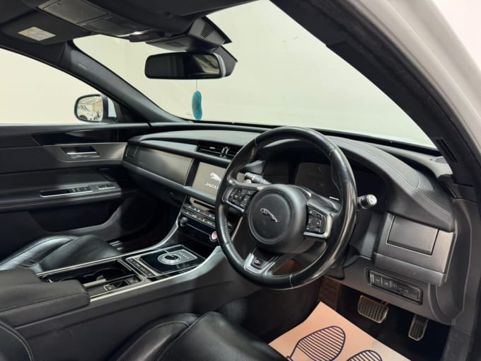 2025 Jaguar Xf